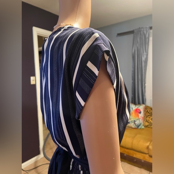 Navy blue white stripes jumpsuit with open back with pocket - Picture 4 of 6